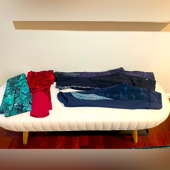 5 beautiful lululemon leggings in size 4 for price of one! - Picture 2 of 5